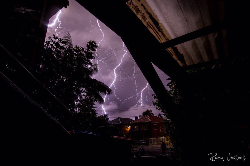 Ausgrid's tweet photo. There were more than 2000 lightning strikes across our network area last night. More storm activity is predicted this afternoon and over the weekend - stay safe, if you see fallen powerlines, stay at least 8m away and call Ausgrid on 131388. 

📸 by @RemyJansons at Freshwater https://t.co/TBIr40jjT9