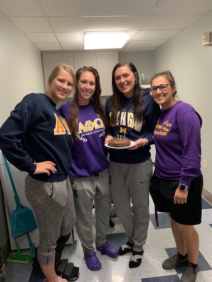 APO_DC's tweet photo. Happy birthday Paige!  
Hey DC, Want to surprise someone special? Celebrate with a cake. APO will bake and personally deliver for $7. 💙💛🎂 https://t.co/a5iq5nNQX6