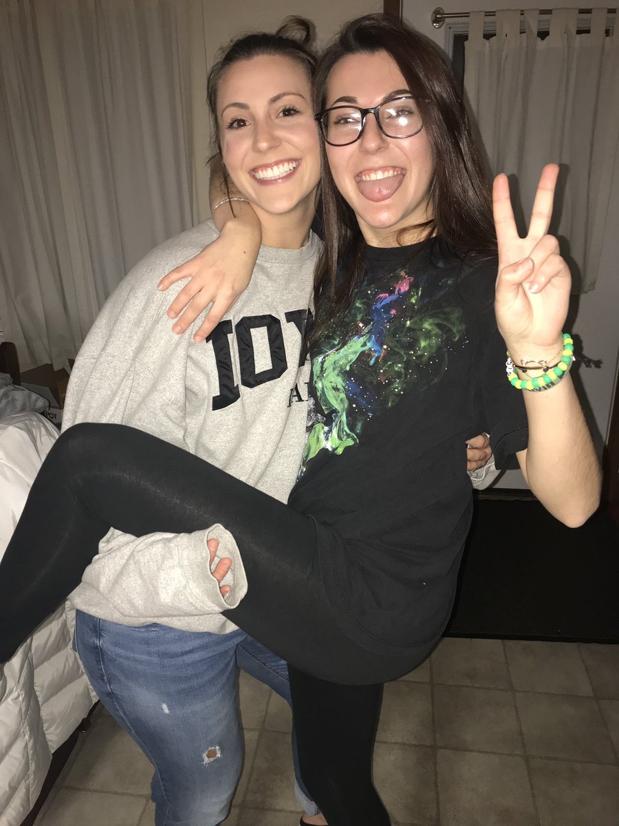 Keserich_87's tweet photo. Happy birthday to my bestie of 14 YEARS. Wouldn’t have wanted to play man hunt, kayak for hours, or attempt advanced yoga poses with anyone else :,) love you long time @Grenig_88 https://t.co/videZB5vXN
