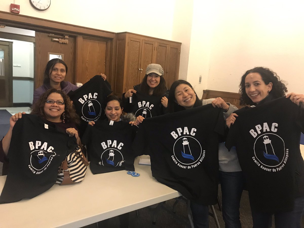 LindseyERose's tweet photo. Nuestro comité asesor de padres Bilingües!! Siempre lo pasamos de maravilla - Gracias a todos por su participación!! #112Leads #orgullo112 #ourBPACisthebest https://t.co/Yx8ze4uIUs