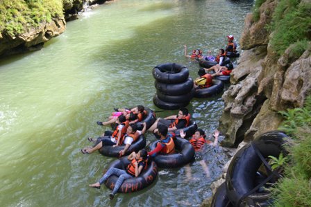 goapindulinfo's tweet photo. Goa Pindul Jogja, Petualangan Cave Tubing Yang Asyik Banget

Cobalah Cave Tubing yang berada di Gunung Kidul Yogyakarta. Anda akan menyusuri goa pindul dengan ban. Tiket masuk Goa Pindul juga relatif murah untuk kantong mahasiswa. 
https://t.co/QIcdIBDLUj https://t.co/ct6tIa6AUC