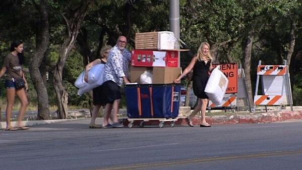DormRoomBoxes's tweet image. CAUTION! Student moving ahead. 
#booktoday #collegedormmoves #studentmoving #college #usf #ucf #fsu #hcc #uf #ut #universityoftampa #florida #summer2019 #springbreak2019