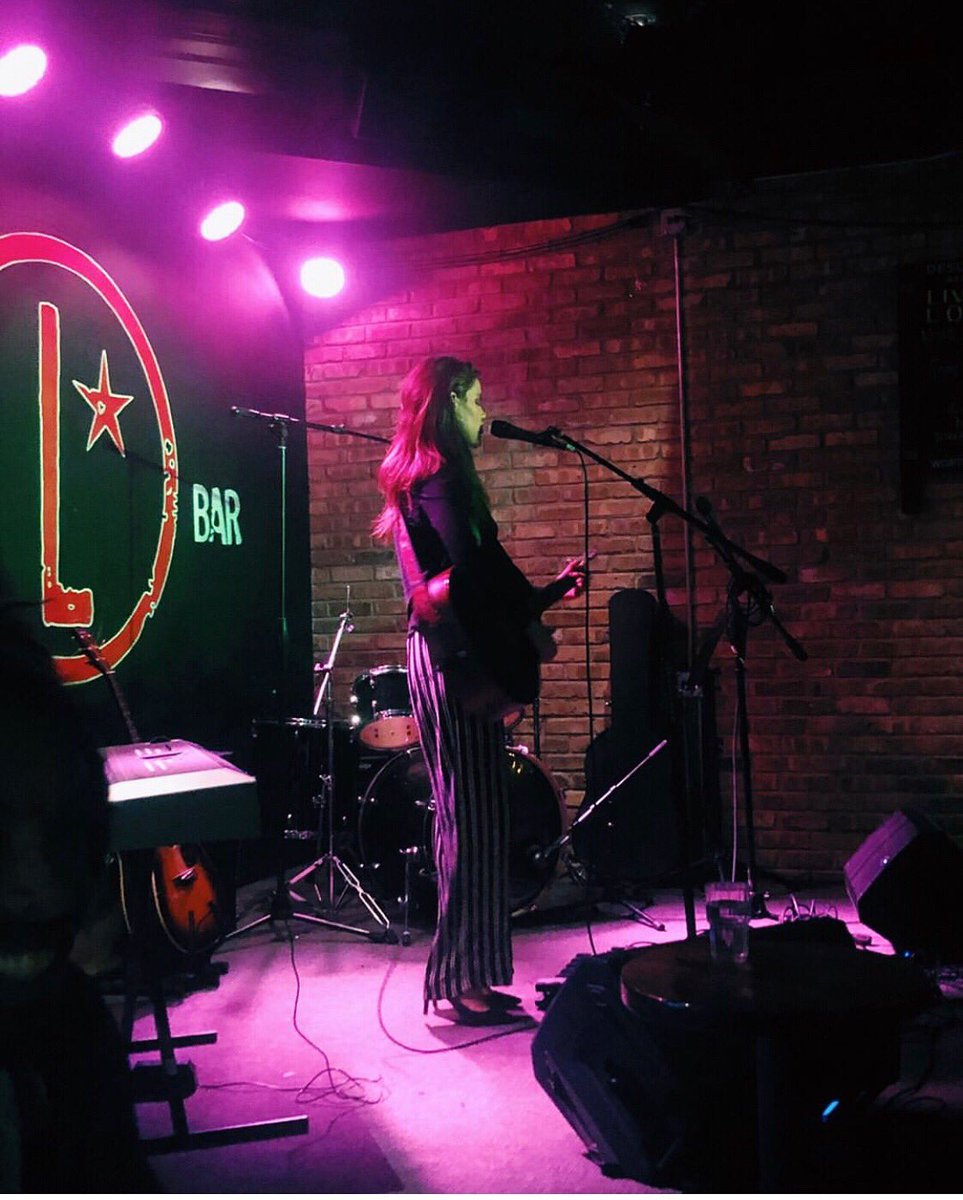 Loganbar's tweet photo. Best #OpenMic Night in Chicago. 🎤🎶 Every Thursday at 9pm! #logansquare #openmicchicago #chicago https://t.co/sDL3z2f5Tr