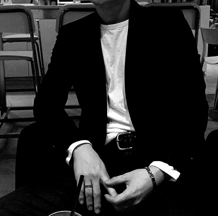 Mr. MARTIN tweet media