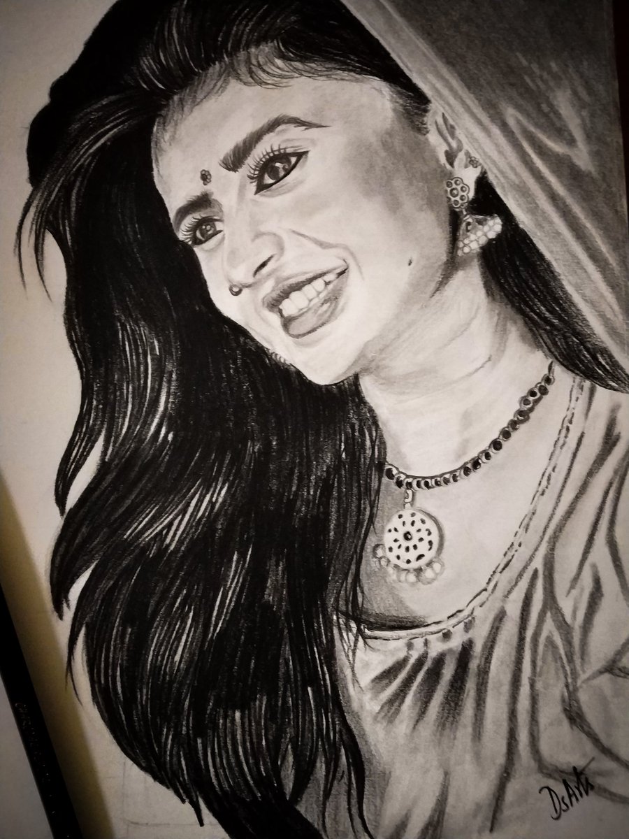 DeviShreeDs1's tweet photo. Cutest❤️#harija#harija #erumasaani #erumasaniharija #portrait #portraitdrawing #steadlerpencils #hb #3b #8b #charcoalpencils #paperstumps #a4size #sketching #dsarts #art #artists https://t.co/vnVpOIFmUP
