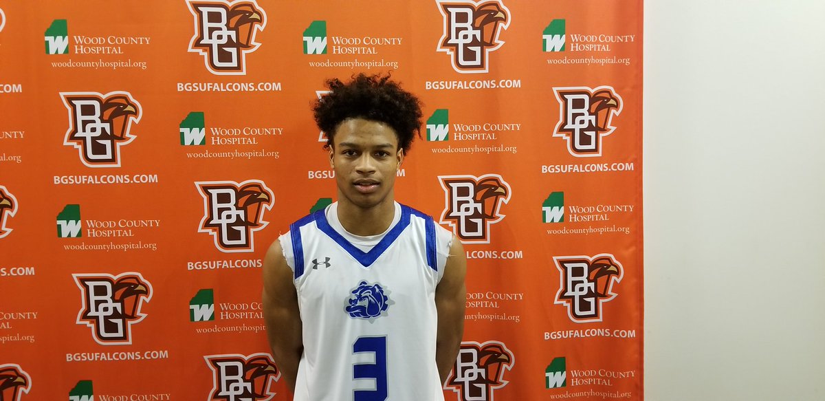 270Hoops's tweet photo. South Keeps Dancing: Bulldogs advance to the regional final in hard-fought win over Norwalk
Junior guard Trevell Adams explodes for 22 points off the bench to lead South. Bulldogs will play for its first trip to the state final four since 1986
--> https://t.co/dNDDOWgBqN https://t.co/yd1LMsbqRZ