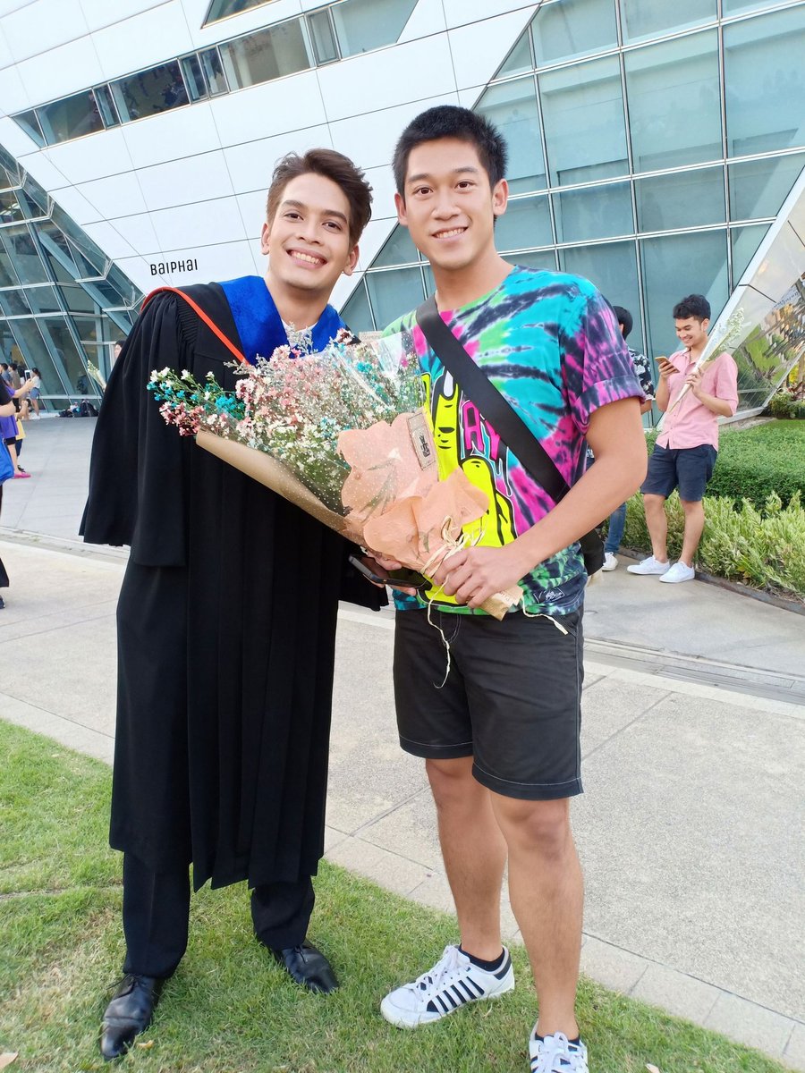 borbossfc's tweet photo. เมื่อวานนี้บอบอสมาแสดงความยินดีกับเพื่อนลัมก่อนถึงวันรับจริง 😀 อีกไม่กี่วันแล้ว...เย้...เย้...เย้... "Congratulations "นะจ๊ะลัมคนหล่อ🎉🎉🎉
Cr. Baiphai
#BorBoss
#ลัม
#Ch8nce https://t.co/647dG6hwMA