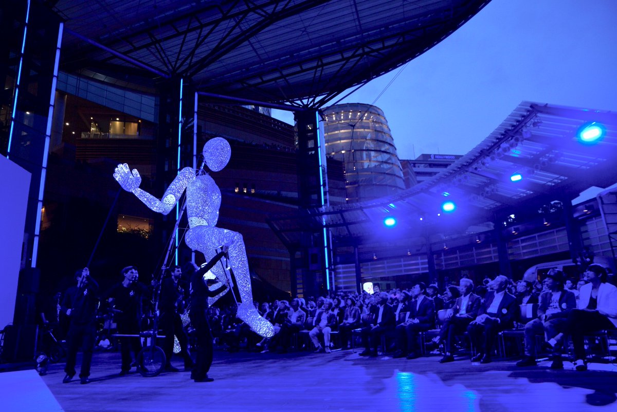 Roppongi Art Nightさんのツイート ボランティアガイド募集 六本木アートナイト19では 六本木アートナイト をもっと楽しむガイドツアー のガイド役となるボランティアを募集 来場者とコミュニケーションしながら自らの言葉でアートナイトの魅力を語りませんか Roppongi Art Nightさんのツイート ボランティアガイド募集 六本木アートナイト19では 六本木アートナイト をもっと楽しむガイドツアー のガイド役となるボランティアを募集 来場者とコミュニケーションしながら自らの言葉でアートナイトの魅力を語りませんか