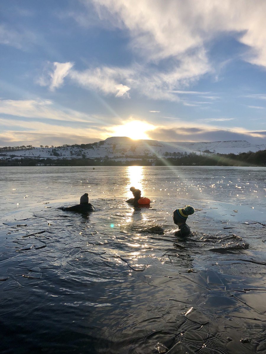 hayleylever's tweet image. 3 great things about y’day #resiliencemasterclass @renebarrett @LeadersInGM 1) evidence based approach. 2) How critical #movingmore #outdoors is. 3) How everyone I listened to recognised how they could enable people to become more active in their role and life @GmMoving ❤️👏🏻