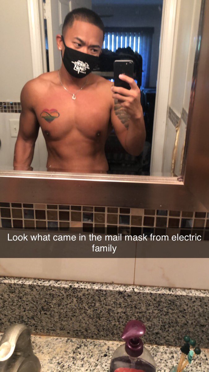 flipside_8o8's tweet photo. Can’t wait for this weekend and next weekend. Week 1 #gryffin week 2 #snails #svddendeath #wooli #hytyd 😷 came just in time 💚🖤💜💛 #edm #EDCLV2019 #edmlife #edmlovers 
#electricfamily #wonderlandhawaii #wonderlandentertainment @gryffinofficial https://t.co/ZaAEvLCNvA