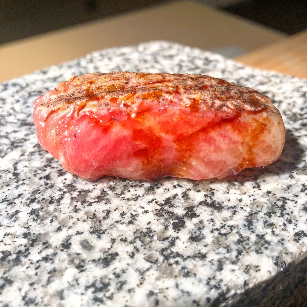 vidaleugenia's tweet photo. El nigiri de anguila más espectacular que he probado nunca y otras maravillas en #99Ko #madrid https://t.co/TICewx8g0A