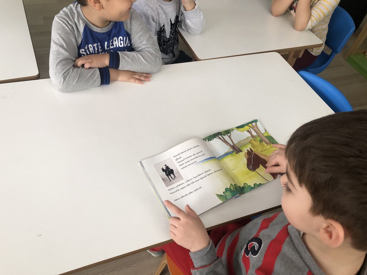 Cuma günleri #KelebeklerSınıfı için kitap demek. Bugün Yiğit kitabını çok güzel anlattı. Bütün çocuklara kitaplı günler 📚 <a href="/FatihilceMEM/">Fatih İlçe Millî Eğitim Müdürlüğü</a>
