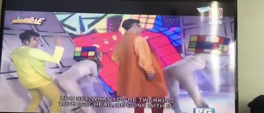 lanson_mia's tweet photo. OMG Ang Russford binabanatan na ng mga dancer😭Oo aminin ko galit na galit ako sa dancer😂😂 @boyband_russell @Boyband_Ford @BoybandPH #BOYBANDPHonShowtimeALABit https://t.co/JR69tTRrL9
