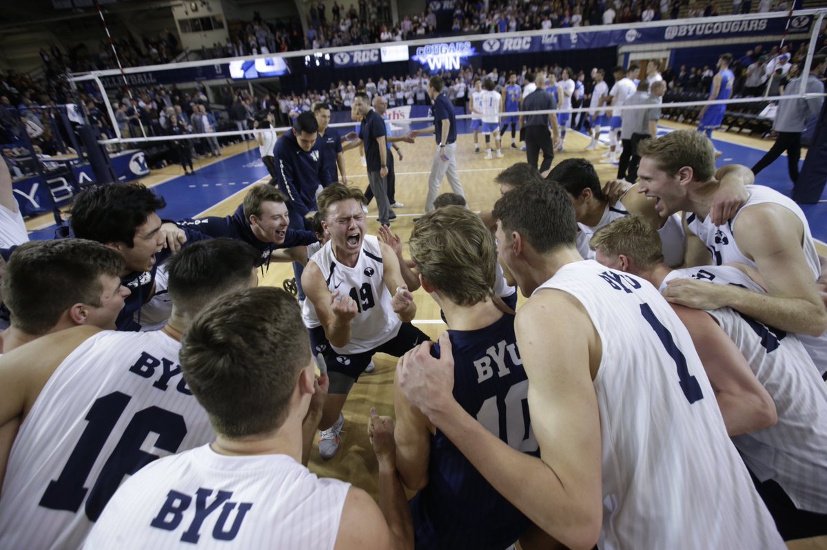 BYUmvolleyball's tweet photo. GO 
and we cannot emphasize this enough 
COUGS

#GoCougs #BYUMVB https://t.co/jsZ3D9iCbU