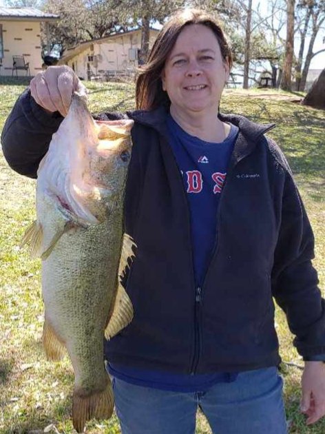 ArmyBassAnglers's tweet photo. #AirforceBuckHunters Pro Mark Lotre's wife Pam lands back to back pigs in 20 minutes--HOOAH! #PigAlert #Hawgs #Doubles https://t.co/192af4Y876