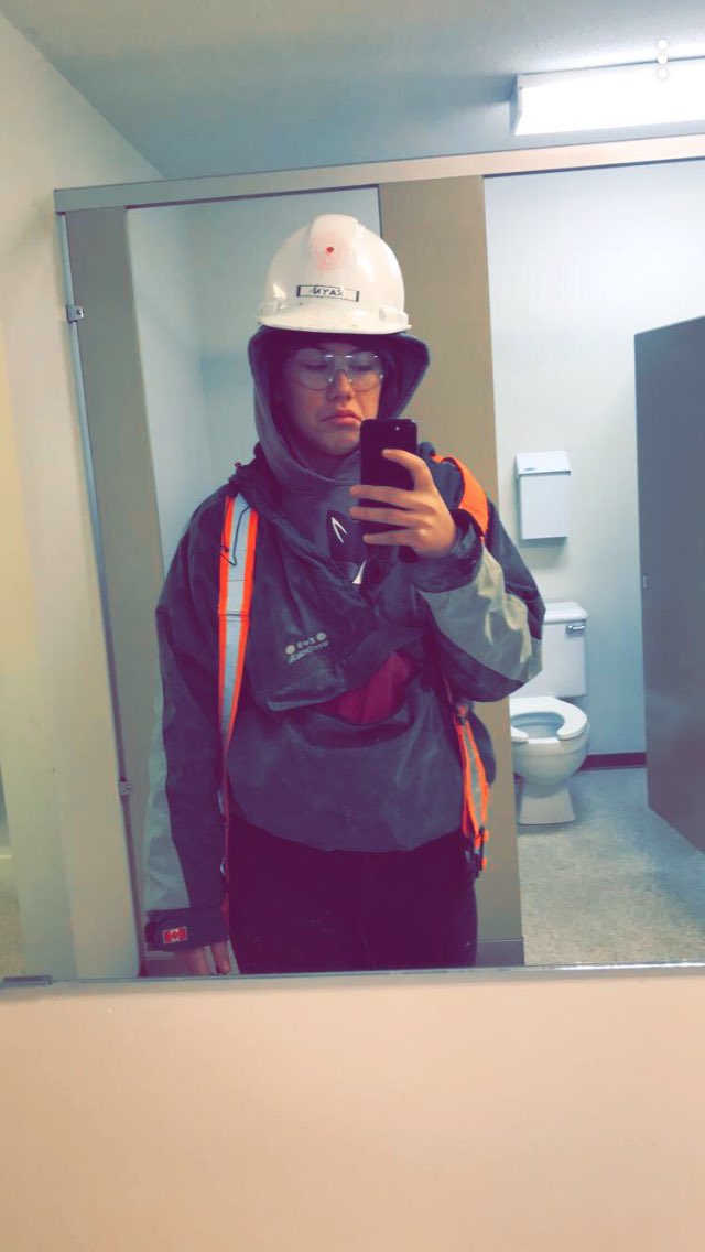 Raynlee3's tweet photo. Being to much. Working in a male dominated place is fine. I can handle it. But please don't try and blame me for looking and being myself. https://t.co/y8hQF4w8HZ