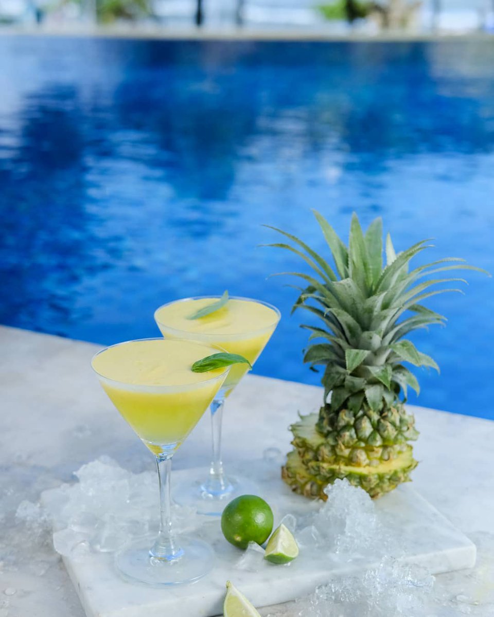What do you need in life? A tropical getaway and equally tropical drinks to complement it!

#padmalegian #padmahotels