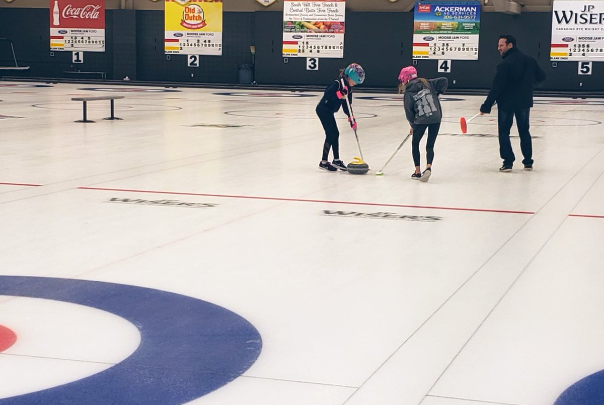 StMichaelMJ's tweet photo. In-turn draw weight ✅, out-turn take outs ✅, yelling “hurry hard” excessively loud ✅. #grade5curling @HolyTrinitySD https://t.co/A2HQLFAG5U