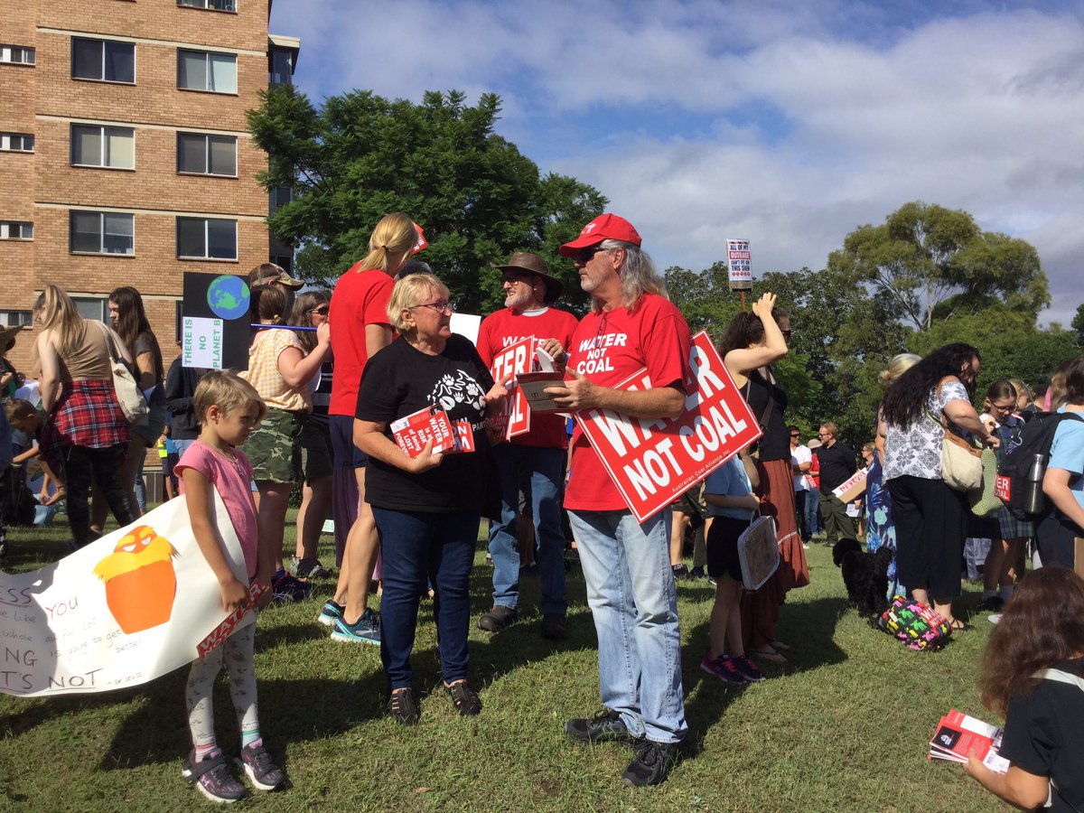 WarrenSimmons28's tweet photo. @quaedvliegs The two young men in flouro were the organisers of the Gosford Rally today, only kids spoke to the rally, most were accompanied by parents, everybody well behaved. I believe council denied access to the park, so thanks to #FrBower for the venue ๐ https://t.co/Rtb1jg32LD