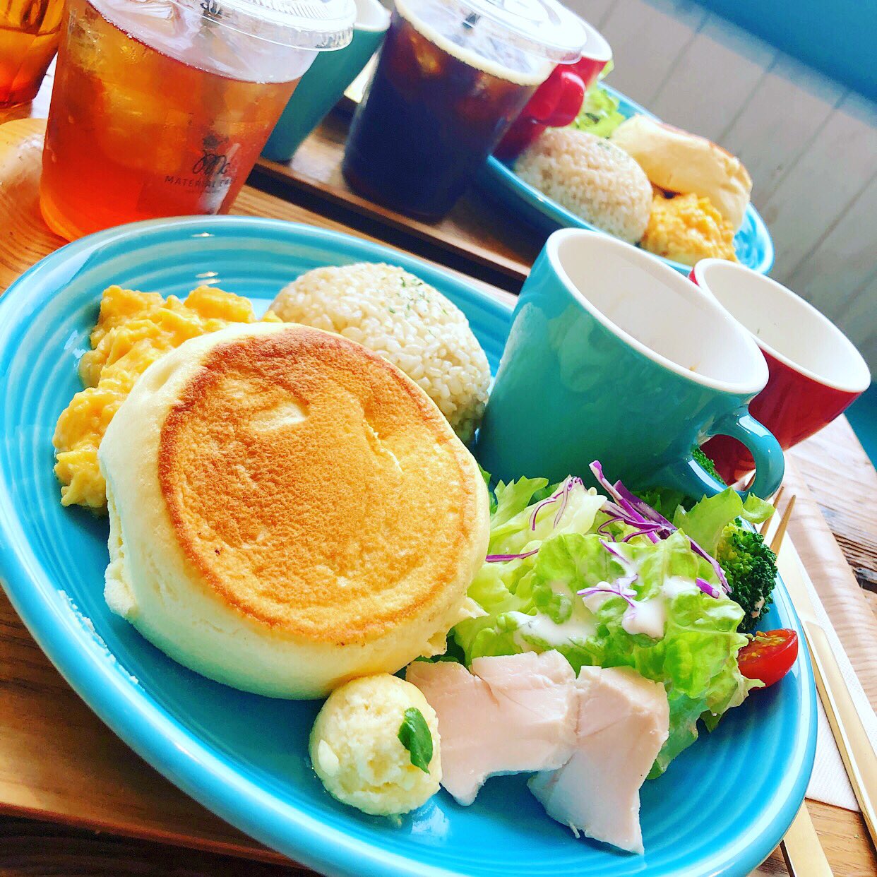 斉藤ひかり マテリアルカフェ こちらは安定のプレートメニュー ロケの合間のため滞在時間30分のサクッとランチ 笑 提供が早くて助かりました 次はもっとゆっくりできますように マテリアルカフェ 新潟 万代 プレートランチ サクッと食べる