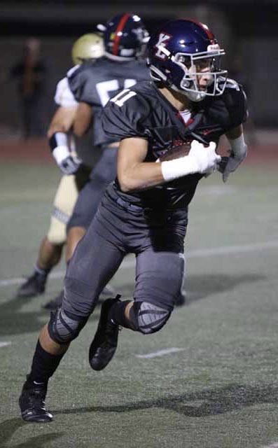 coachbailey_yl's tweet photo. Proud to announce that James Festini has signed to play football at Redlands university!! Congrats James!! @ocvarsity @ylhsfootball @ocvarsityguy https://t.co/pS0cdQEJUo