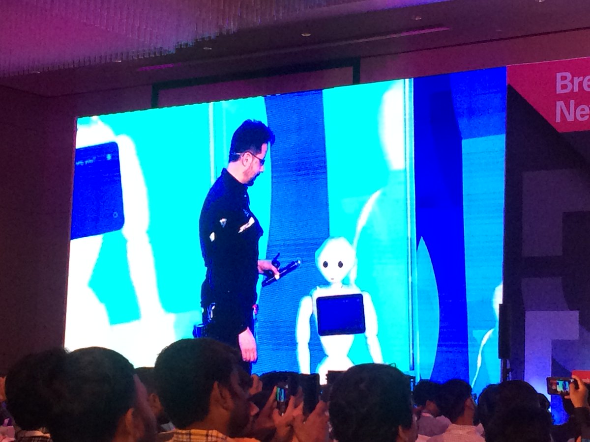 kskarthick's tweet image. #coolestcoder #OracleCode 
Robotic Coder