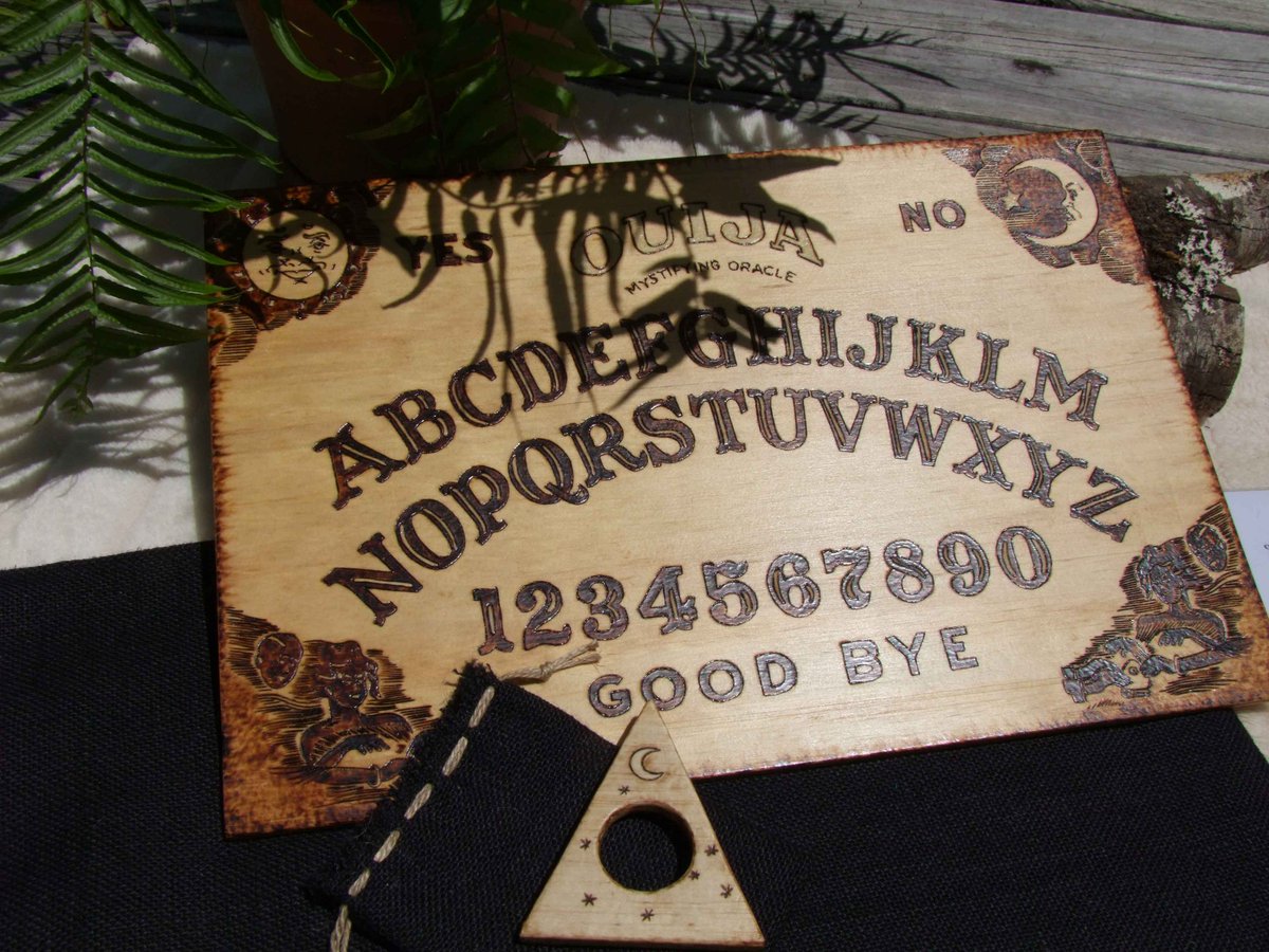 WitchesHotline's tweet photo. Ouija Boards are ready! Once the photos are taken (for each board individually) they will travel the world to their new owners. For now, here are a few images to remind you of what we've offered in the past. All boards are hand made in Australia by me🧙‍♀️🔮#pyrography #wood https://t.co/QPyxtMVXLI