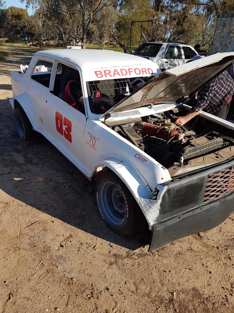 daff63's tweet image. Old mates vever with a 186 in it