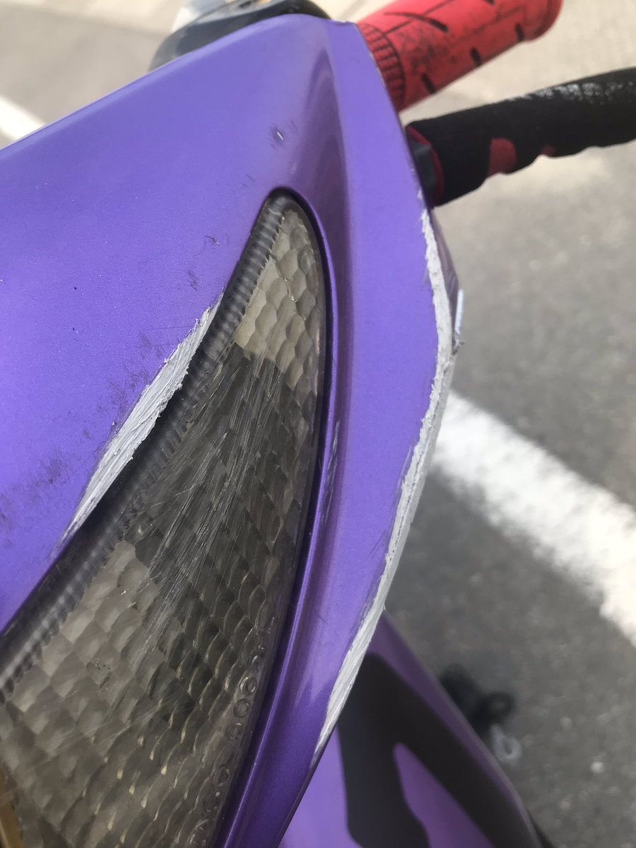 ジンが俺のジョグで事故った時のキズ
めっちゃ腹たってきた笑笑