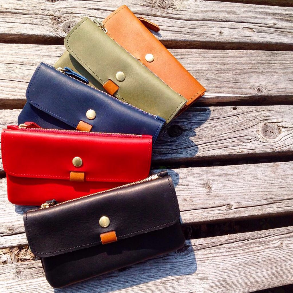 MONOKOKORO1's tweet photo. 商品入荷しました!
◎BUCHE LONG WALLET
¥8,500税別W17.5×H10cm
経年変化が楽しめるオイルレザーのお財布。軽量で手触りも良くスタッフも愛用中です☺️ #モノココロ#黒壁#滋賀#長浜#財布#レザー#日本製#shiga #nagahama #monokokoro #tideway
https://t.co/jgOv3mOgt0
https://t.co/uXBuvkohTZ https://t.co/78aNjfBRTE