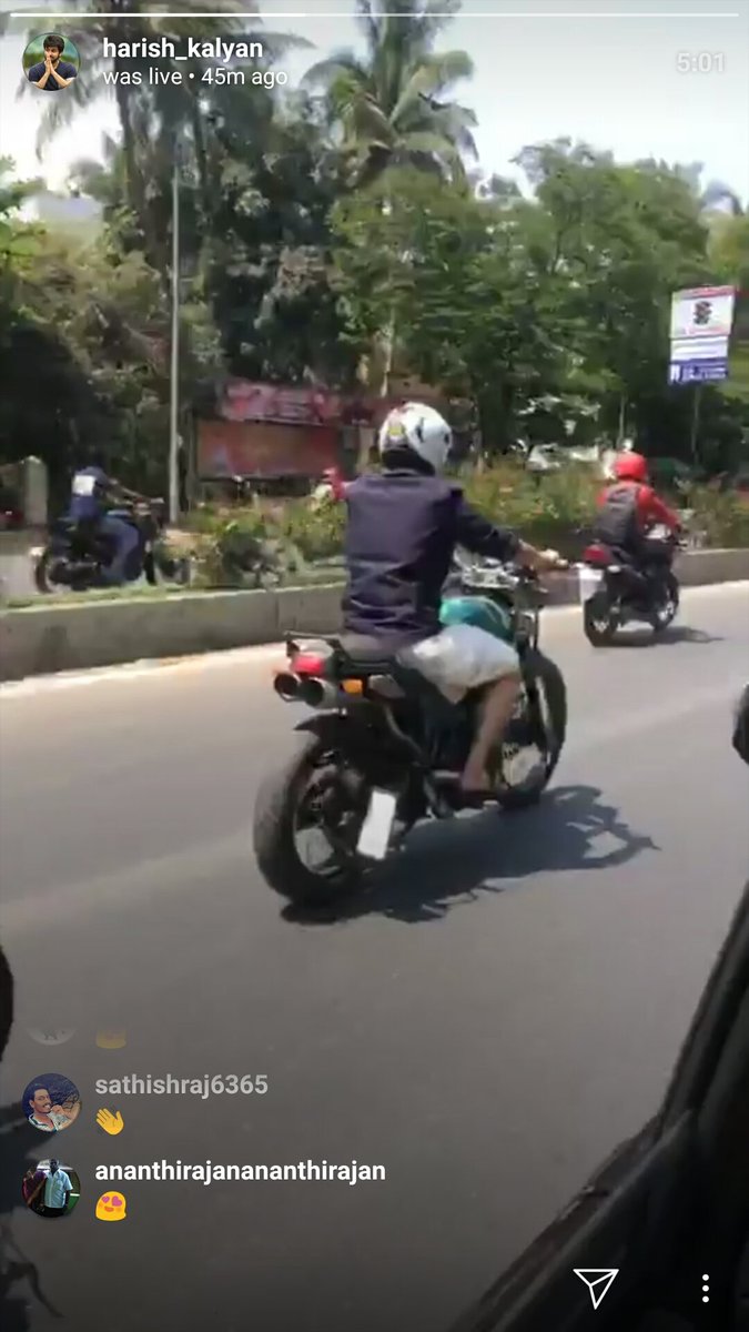 crazyaboutHK's tweet photo. How simply sweet he is!😍😍 Making his way to the theatre in his typical Ispaderaja's swag!!🏍😎♠ @iamharishkalyan #IspadeRajavumIdhayaRaniyum https://t.co/NpFgPOkUSo