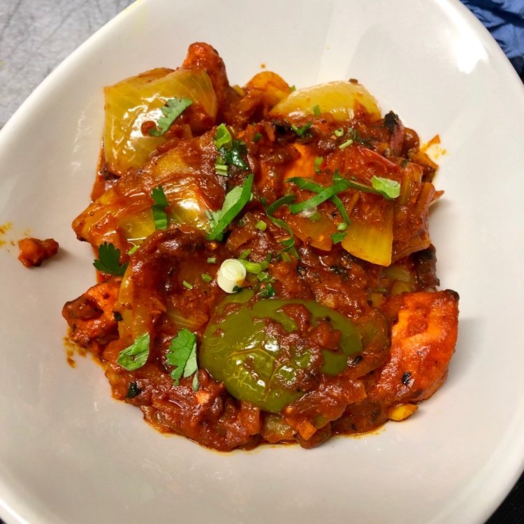 amiraskitchenuk's tweet photo. South Indian Garlic
Chicken, lamb or vegetables in a spicy blend of peppers, chilli and garlic.

Book now! 
Send us a message https://t.co/GC2VJ1tlot
Book online https://t.co/fqHj12LuB6

Order online for collection and delivery https://t.co/xE4o150Cmr https://t.co/FzXg8UaXvw