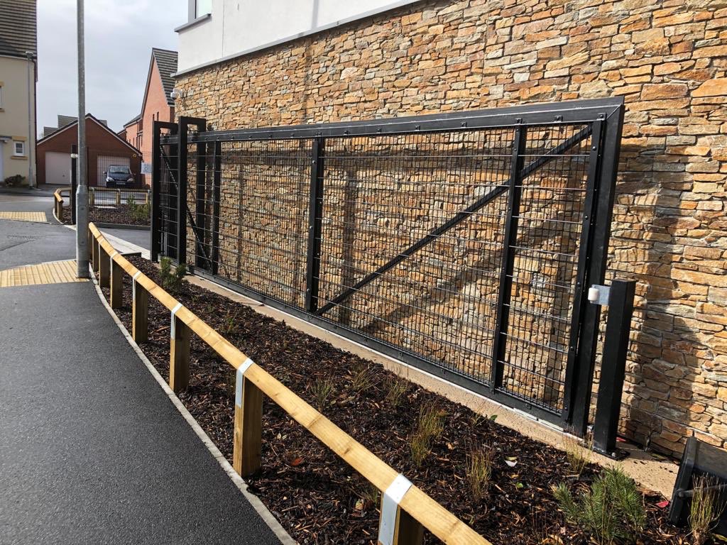 PRICE FENCING tweet media