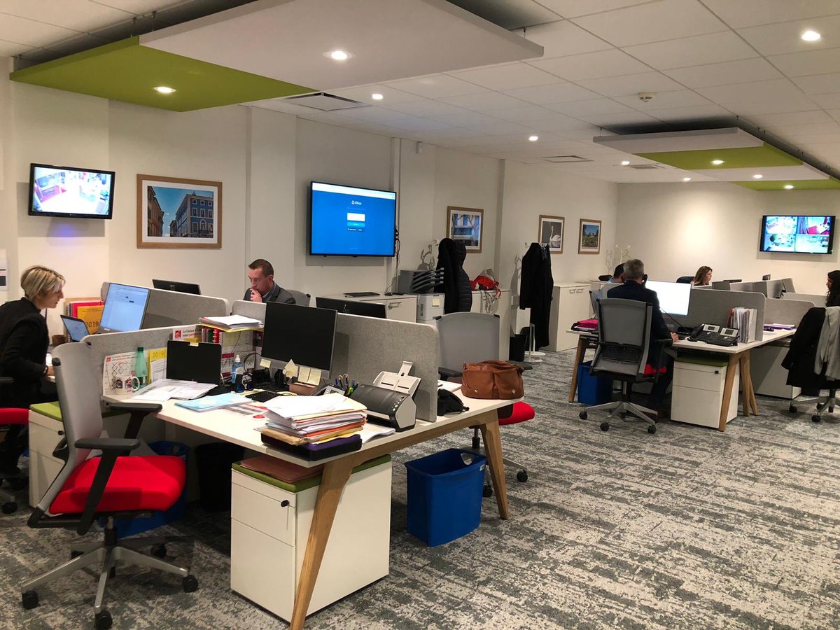 AlricValerie's tweet photo. Un grand merci aux équipes de l’agence @CaissEpargneLDA De Valence Briand pour cette journée d’immersion dans leur quotidien afin de découvrir l’organisation, le #management visuel et la cohabitation en open space. #digital #agencecollaborative https://t.co/DrRkJmjCNT