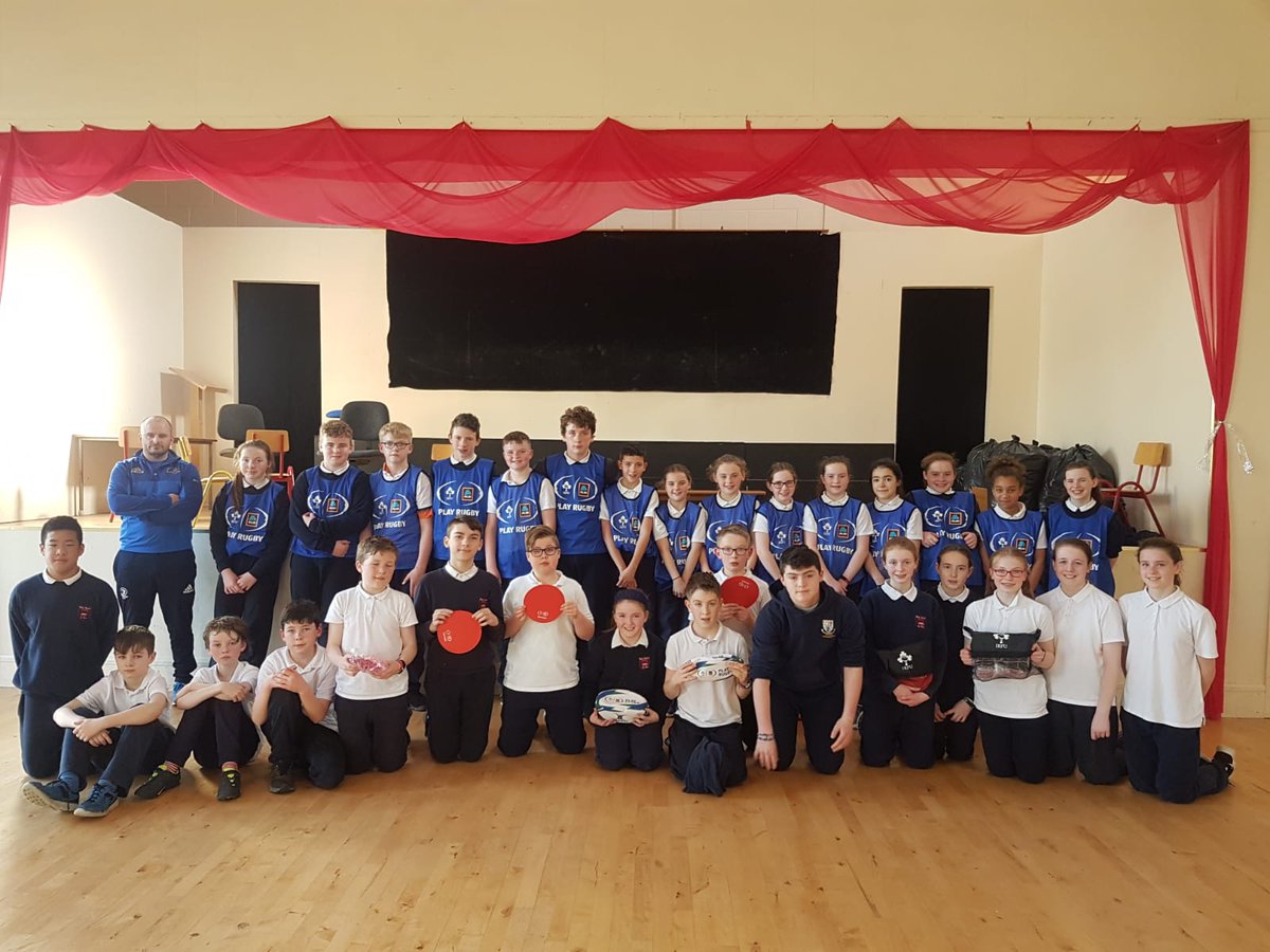 The kids were over the moon today at Tubber ns with there @Aldi_Ireland tag rugby pack. This school deserves this for there continues involvement and promoting the game in the community. @LeinsterBranch #FromTheGroundUp @IrishRugby #aldiplayrugby