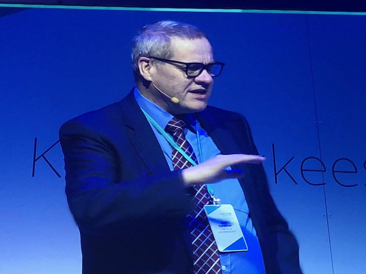 LindstromSabina's tweet photo. ”Etukenossa ja rohkeasti liikkeelle”. Siinä hyvä ohje niin uudelle virastolle kuin meille kaikille @HarriPursiainen #liikkeessä2030 @lvmfi https://t.co/nc7mcnEp5D