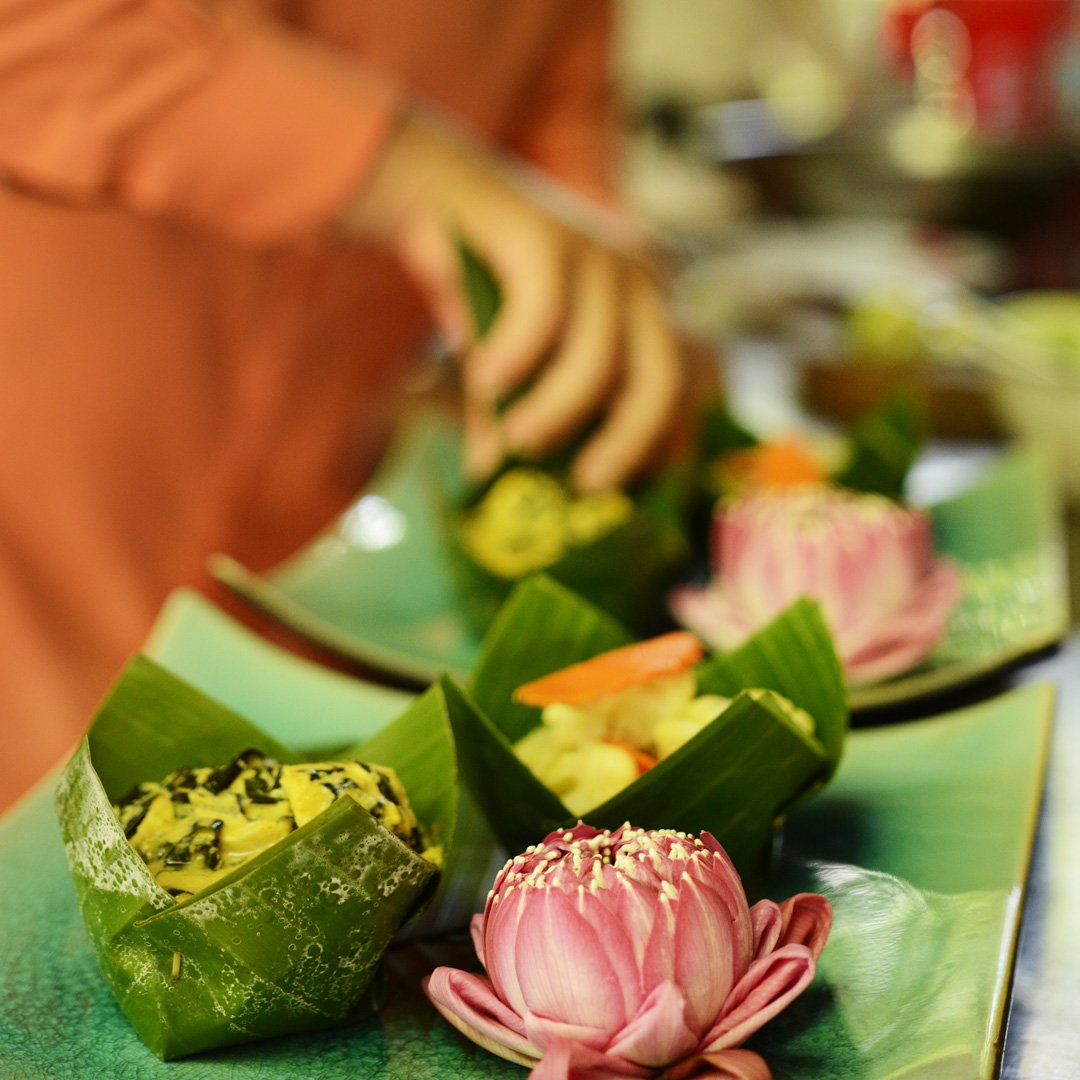 MNivesha's tweet photo. If you want to discover Khmer food there’s nowhere better to visit than Reahoo restaurant which is housed at Montra Nivesha Boutique Residence. Serving lovingly crafted Royal Cambodian cuisine, a meal at Reahoo will be remembered long after you’ve left Cambodia. #siemreap #foodie https://t.co/dN3quqlg2n