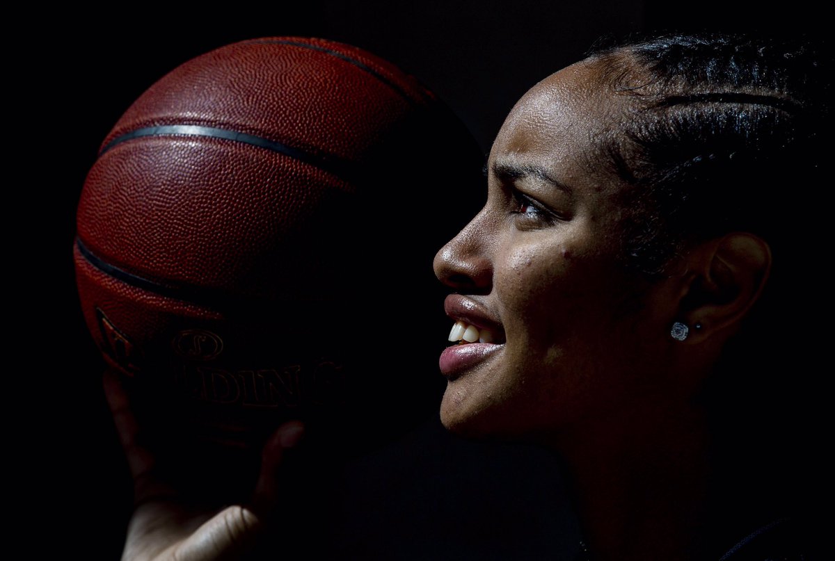 Fotogodterry's tweet photo. Lakeside's Jazlen Green in The PE girls basketball player of the year. "I thank my dad every day for my large hands," Green said with a laugh as she palms two basketballs at once in Lake Elsinore on Thursday, March 14, 2019. (Photo by Terry Pierson, The Press-Enterprise/SCNG) https://t.co/1eRP8KaThz
