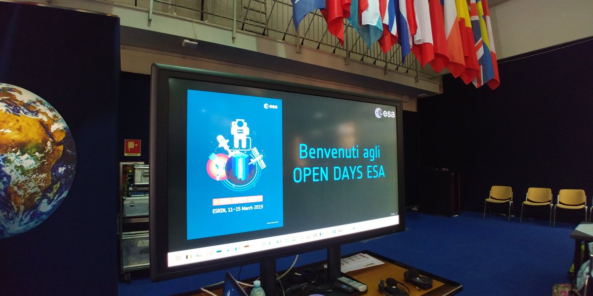 FutureIsComing5's tweet photo. #opendayesa #opendayesrin noi dell' #istitutosantapollinare 📚 presenti❗#scuolamedia https://t.co/ftPkPcEYCU