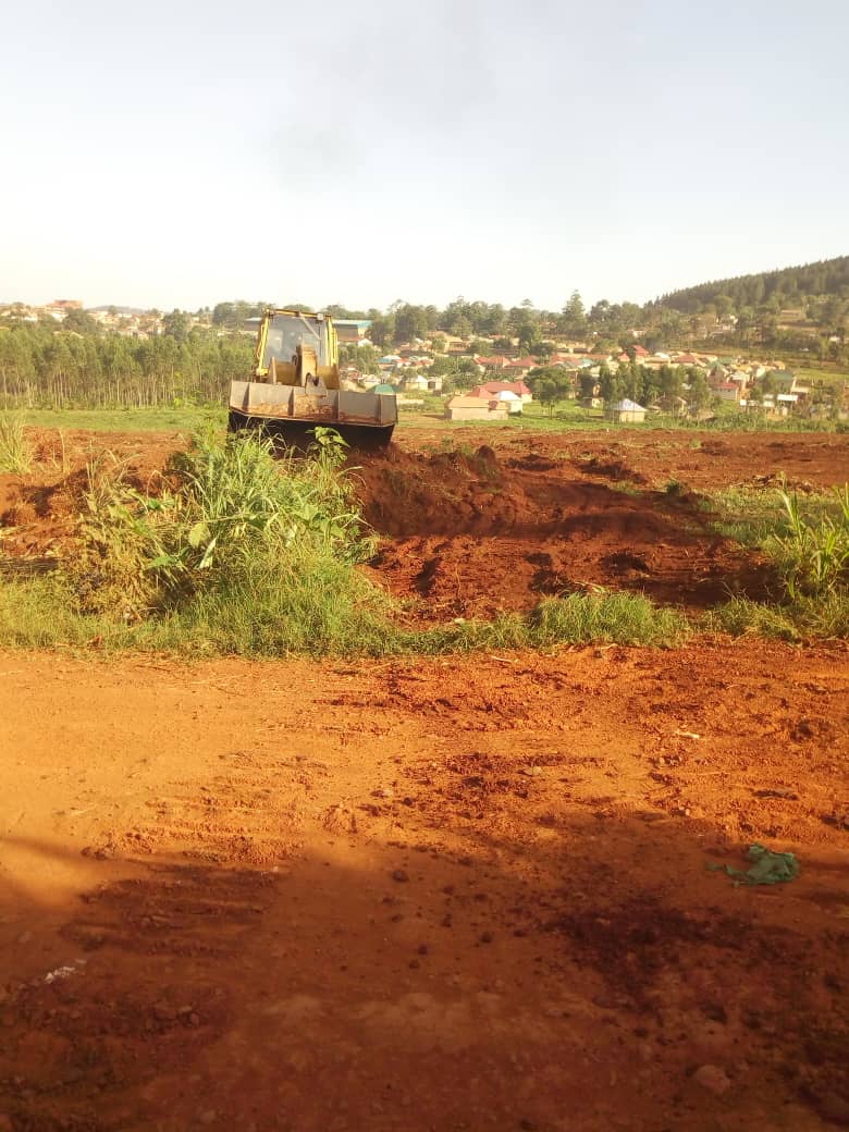 OfficialFUFA's tweet photo. Crucial steps towards the construction of the FUFA Stadium in Lugazi.
@FIFAcom @CAF_Online @MosesMagogo @NCSUganda1 @JanetMuseveni @AhmedMarsha @Airtel_Ug @Seb_Desabre @EstherMusoke @EdgarSWatson @NileSpecial @BidcoUganda @nicholdings @betlionUG @EcobankUganda  @nbstv https://t.co/gz79SeB2TE
