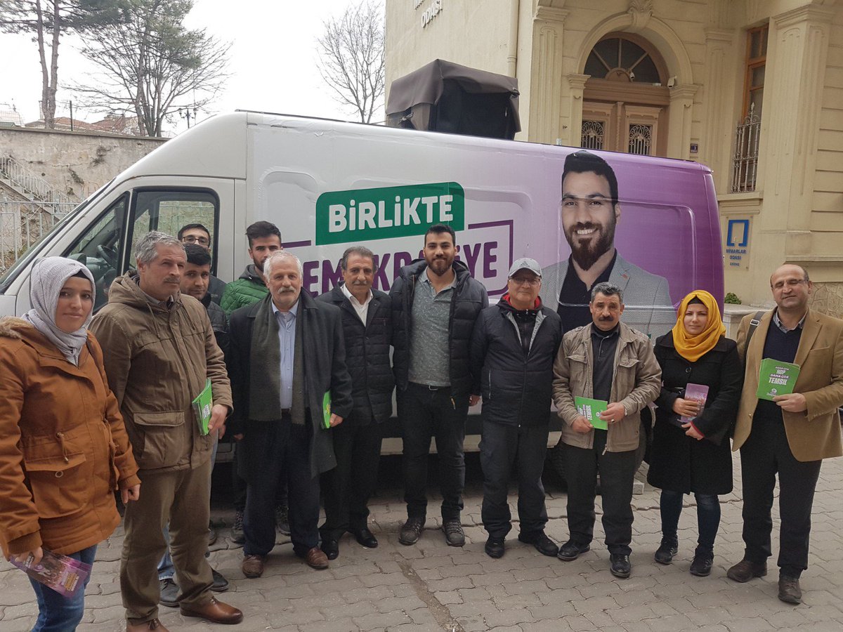 hdp_il's tweet photo. esnaf,ev ve kurum ziyaretlerimiz devam ediyor.#DAHAÇOKHDPDAHAÇOKTEMSİL https://t.co/OfWAKAO8h1