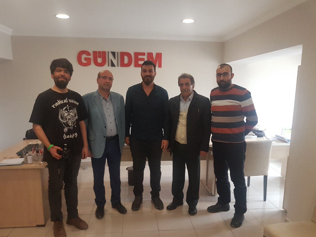 hdp_il's tweet photo. esnaf,ev ve kurum ziyaretlerimiz devam ediyor.#DAHAÇOKHDPDAHAÇOKTEMSİL https://t.co/OfWAKAO8h1