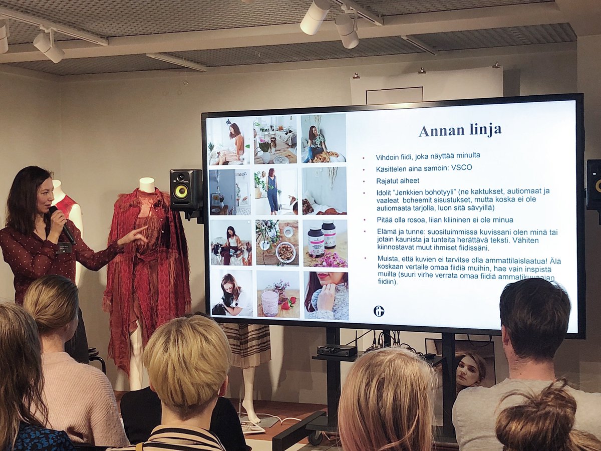 GeneroGrowth's tweet photo. Eilen pidettiin A-lehtien Influencer Academy. Aiheena oli henkilöbrändäys ja puhujina aiheen eri puolia käsitellyt @IlonaRauhala, A-lehtien oma vaikuttaja Anna Kauhala sekä A-lehtien @anttivout. Illan kruunasi @a_hakaniemi’n keikka. Kiitos osallistujille ja esiintyjille! https://t.co/OPtJSBF56g