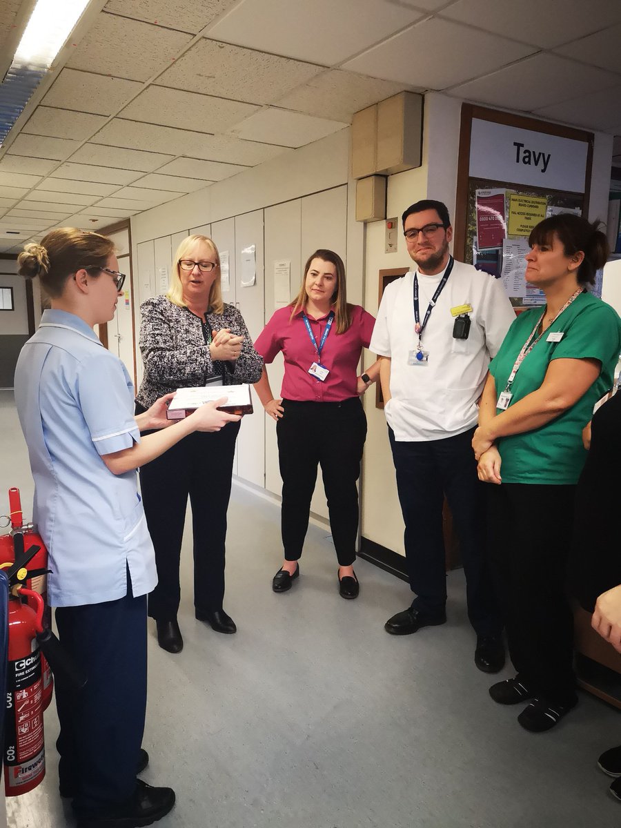 PtExpUHP's tweet photo. Following a review of FFT, Nutritional Audits and PLACE Assessment data @jobe40 had the pleasure of presenting Tavy Ward with their prize as one of our winners from this week’s #MMMWeek. Well done Team Tavy @viktorkun @NHSNurseCharli @UHP_NHS @UHPSiteServices @howes_nat https://t.co/210TPhiQbi