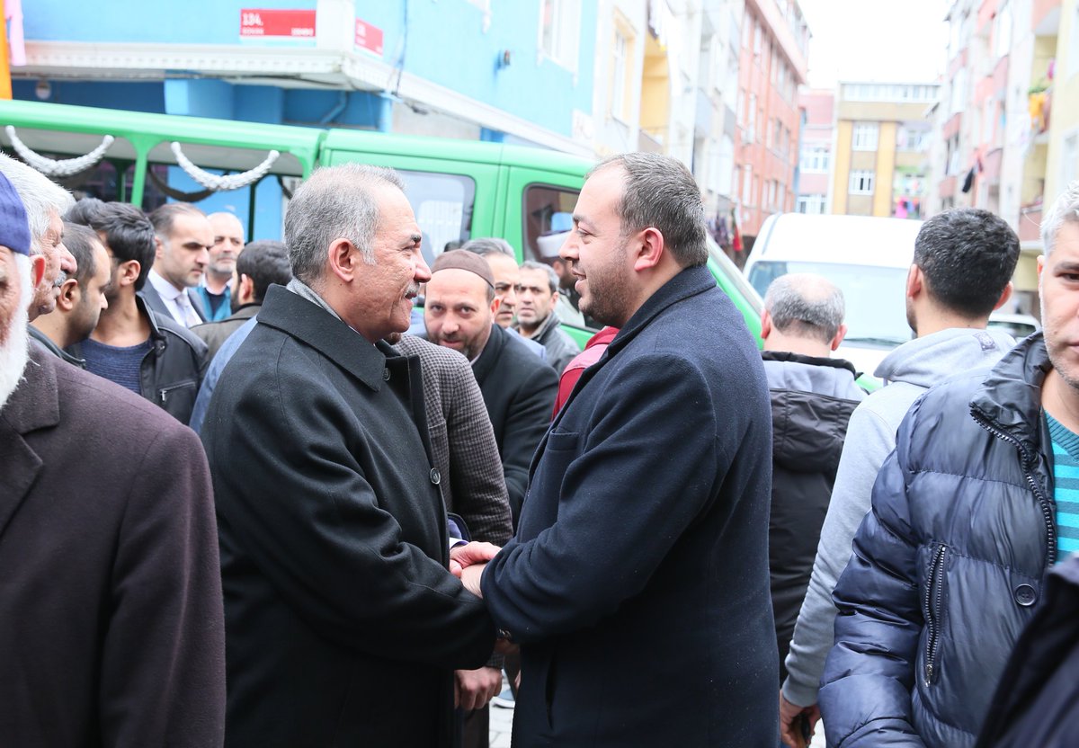 avadursun's tweet photo. İsmetpaşa Mahallesi Hülefa-i Raşidin Camii'nde cuma namazına müteakip Ağrılı Enver Arslan'ı ebediyete uğurladık.
Enver amcamıza Allah'tan rahmet, ailesi ve yakınlarına başsağlığı dilerim.

#Sultangazi https://t.co/EeSAwozJy7