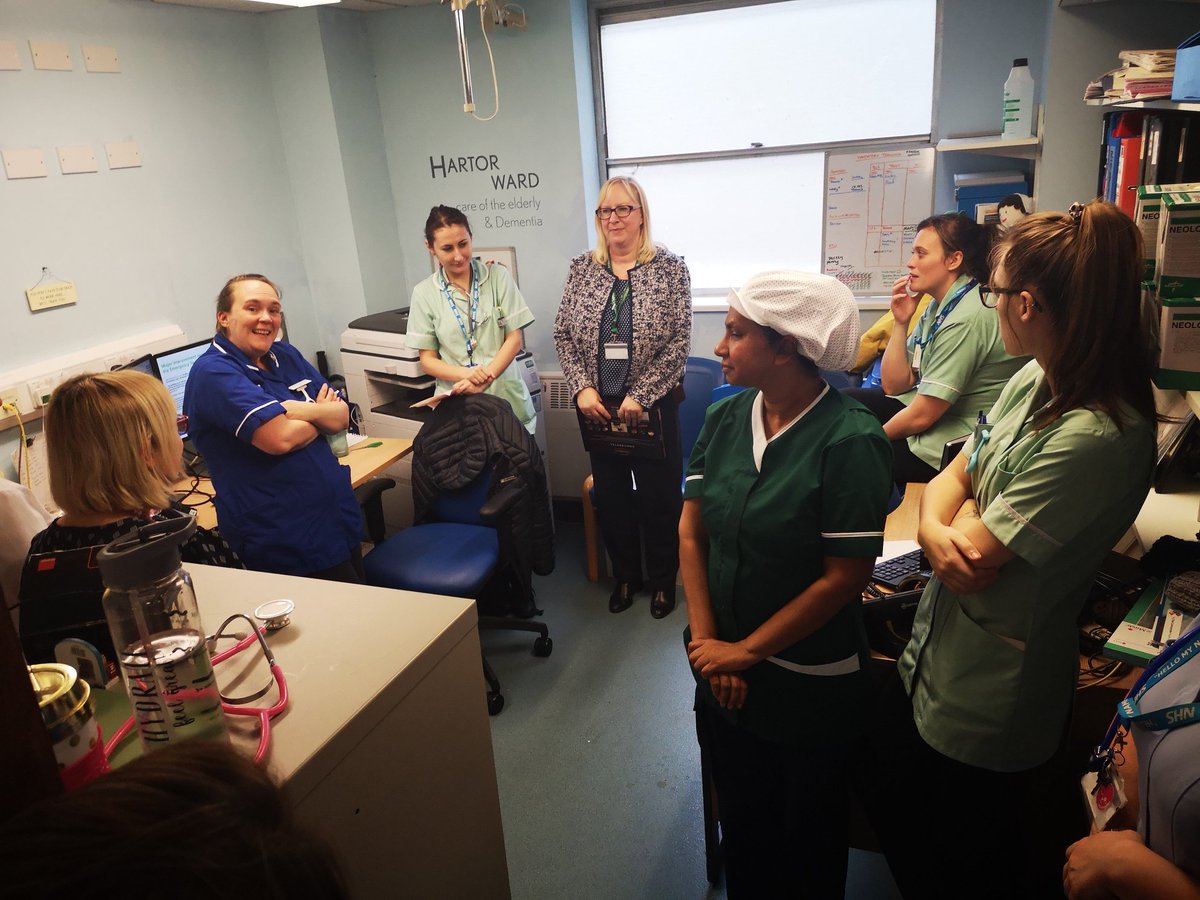 PtExpUHP's tweet photo. Following a review of our FFT, Nutritional Audits and PLACE Assessment Data @jobe40 had the pleasure of presenting Hartor Ward with their prize as one of our winners from this week’s #MMMWeek. Well done Team Hartor
@UHP_NHS @UHPSiteServices @howes_nat @NHWeek https://t.co/T7avsKaIzC