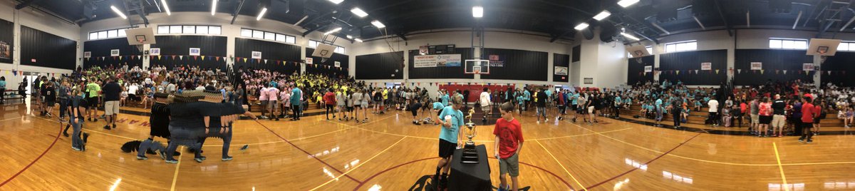 Mrs. Hemingway tweet media