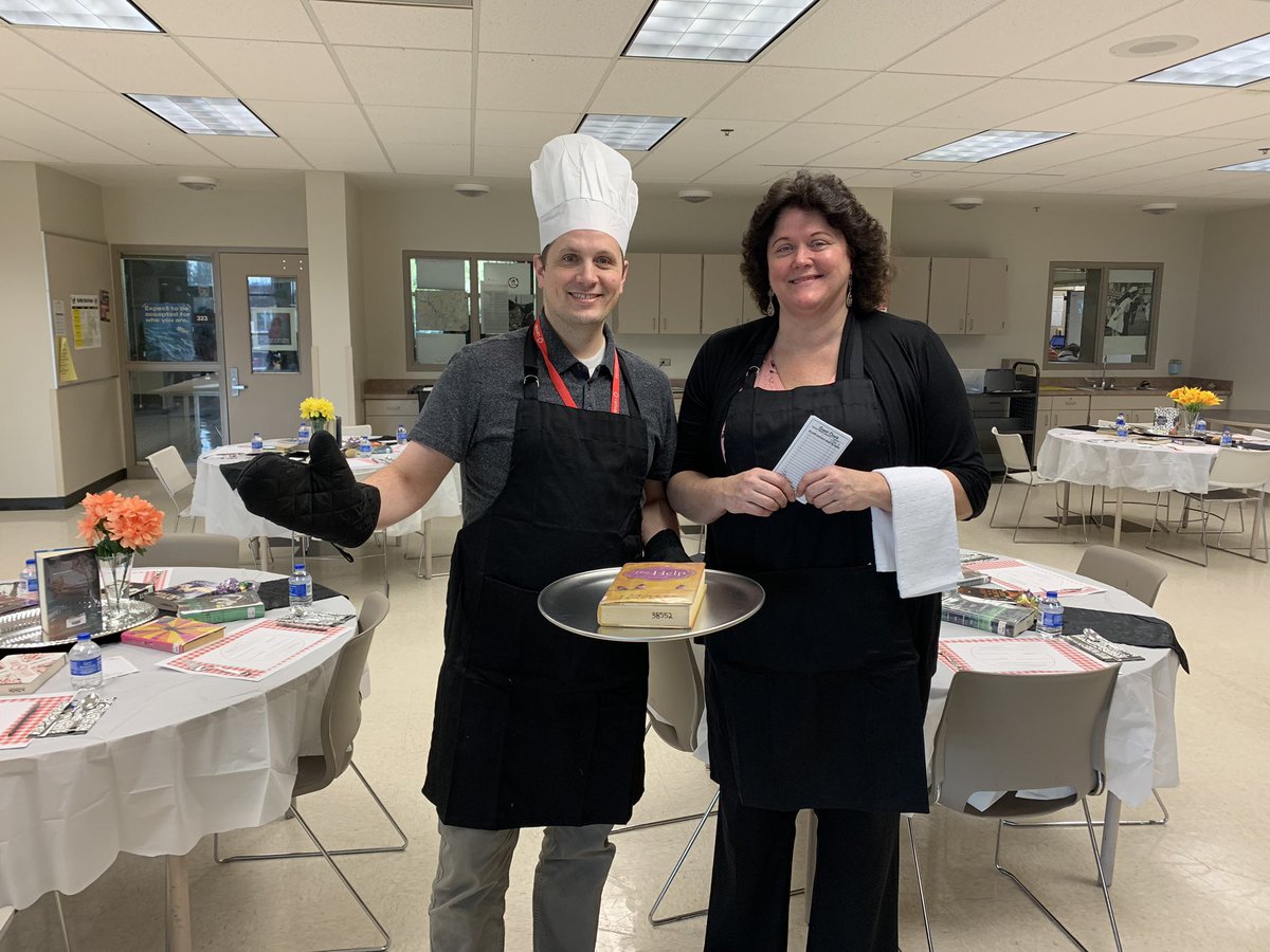 mikemeskel's tweet photo. “Book Tasting” event for Ms Wendel’s class arranged by Bay’s Ms Laughlin and featuring @tmckell. Students had a “menu” that helped the the wait staff and chef suggest literature the students might be interested in. https://t.co/abqtzr6Lni