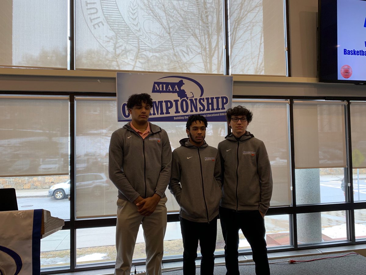 BayPathSuper's tweet photo. Team captains at the 2019 MIAA BASKETBALL BREAKFAST of CHAMPIONS! #wthsHoops #wthsPride #techpride #Eagles https://t.co/d1Lb1LwIvC