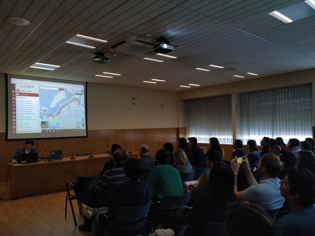 UCMGeo's tweet photo. Completo total en la conferencia de IDOM sobre smart cities  @UCMGeo @UCM_fghis @unicomplutense @Telefonica https://t.co/DoKMbmFMtR